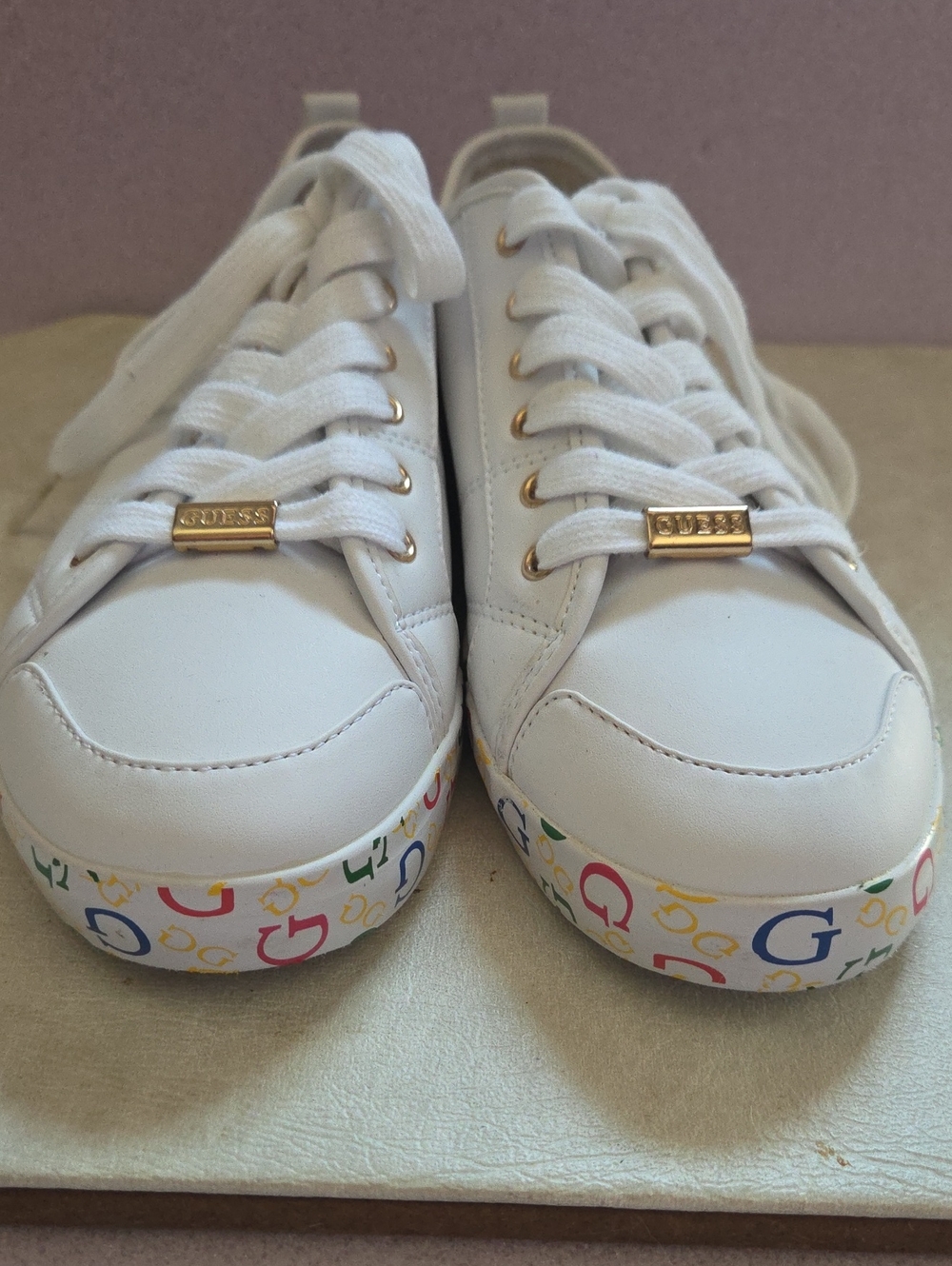 GUESS White Faux Leather Rainbow Logo Sneakers 9.5M - Picture 7 of 7
